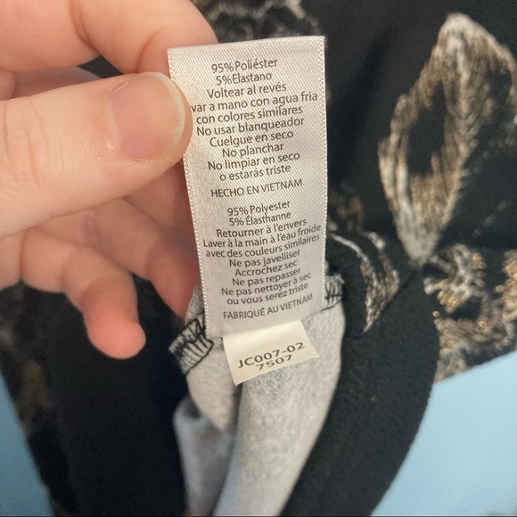 LuLaRoe Floral 3/4 Sleeve Dress - Black/Red - Large - Picture 8 of 8